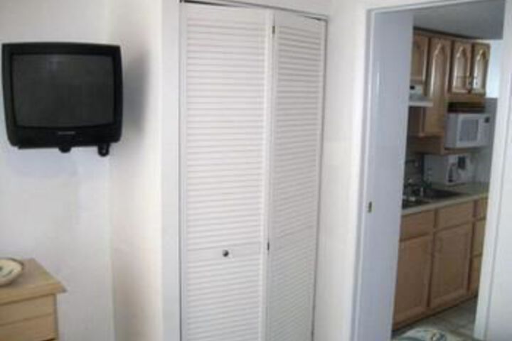 Room 26 of 40