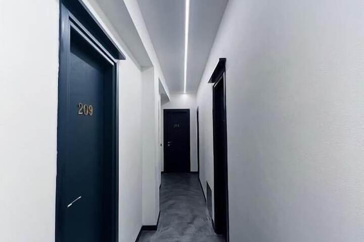 Ballroom/Hall 30 of 34
