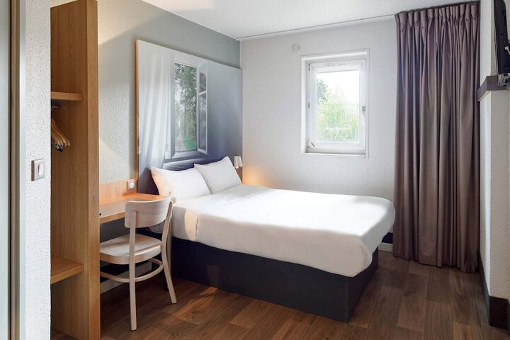 Room 4 of 22