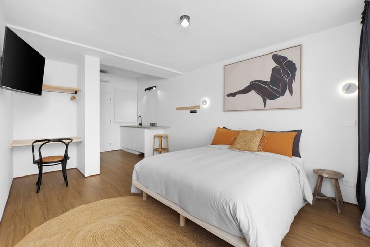 Room 35 of 144