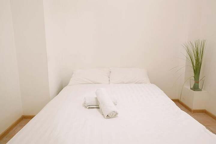 Room 3 of 20