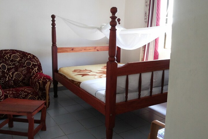 Room 8 of 40