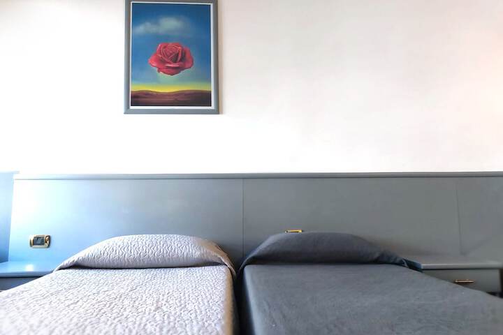Room 4 of 62