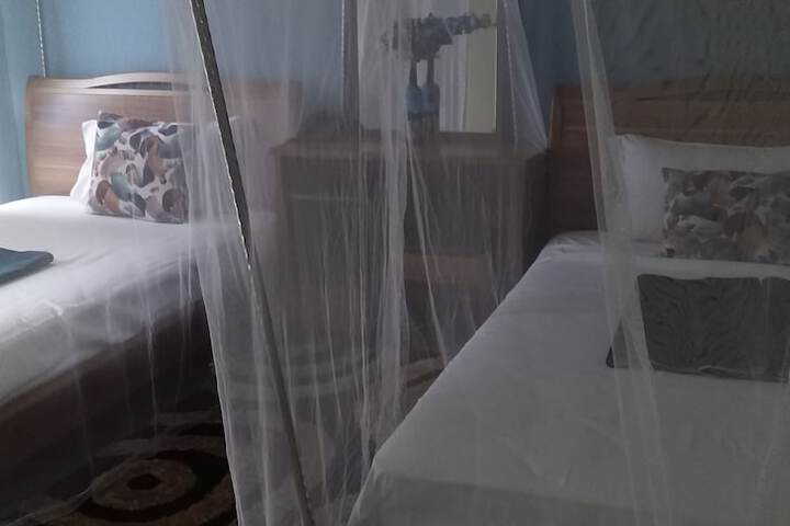 Room 10 of 86