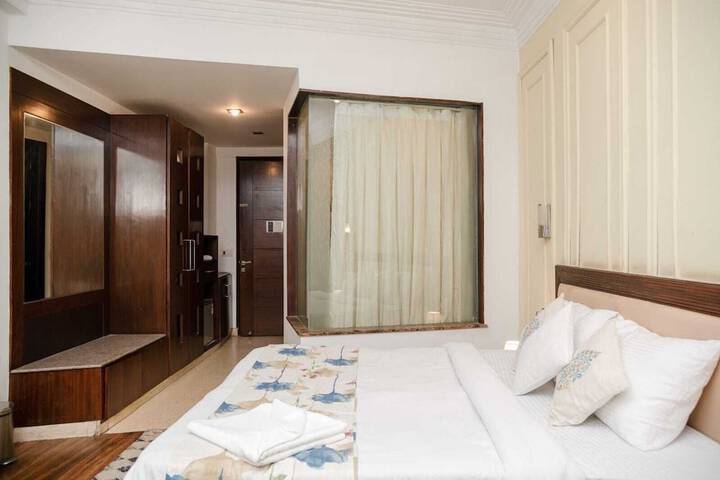 Room 9 of 40