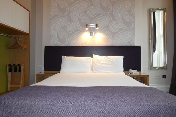 Room 6 of 41