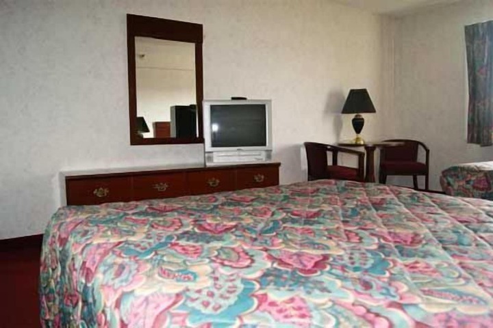 Room 6 of 32