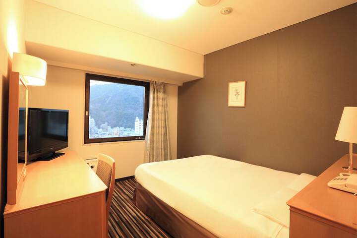 Room 10 of 52