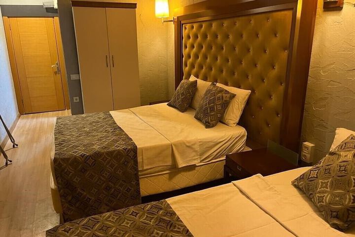 Room 19 of 93