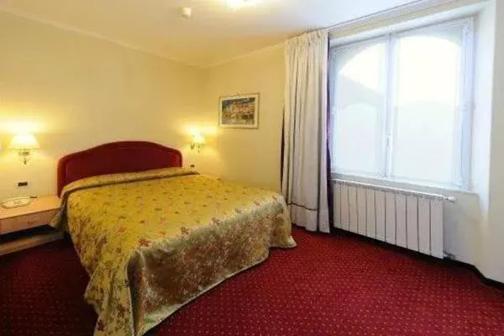 Room 3 of 7
