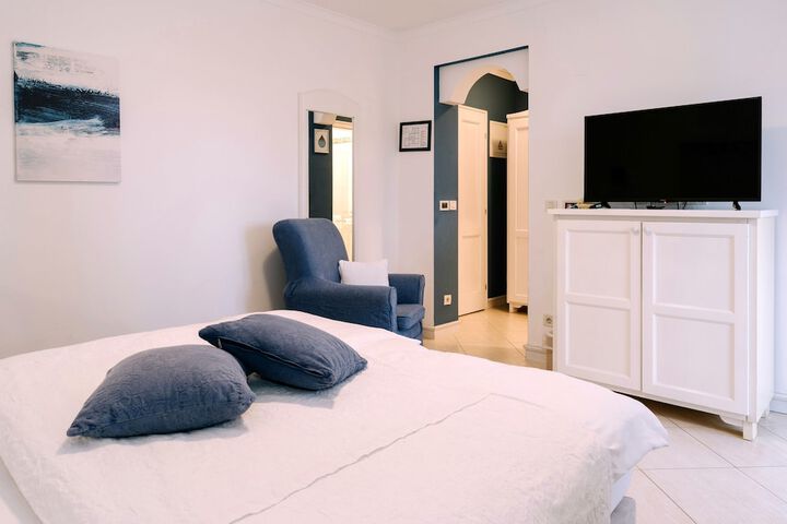 Room 32 of 104