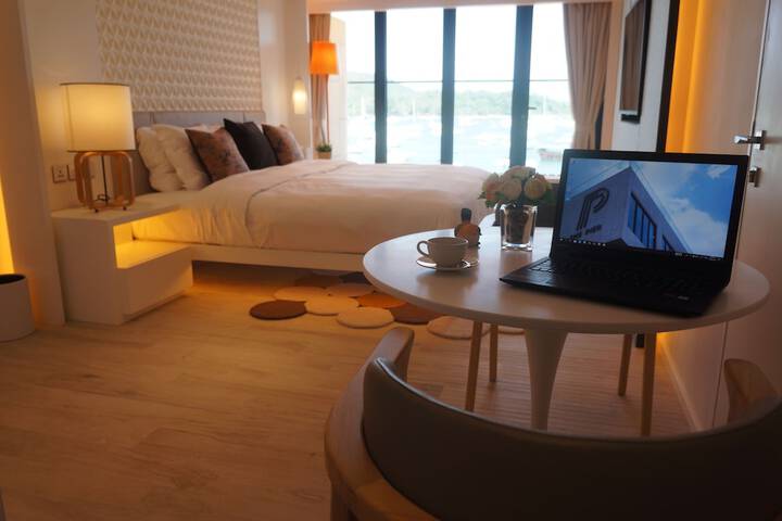 Room 6 of 68