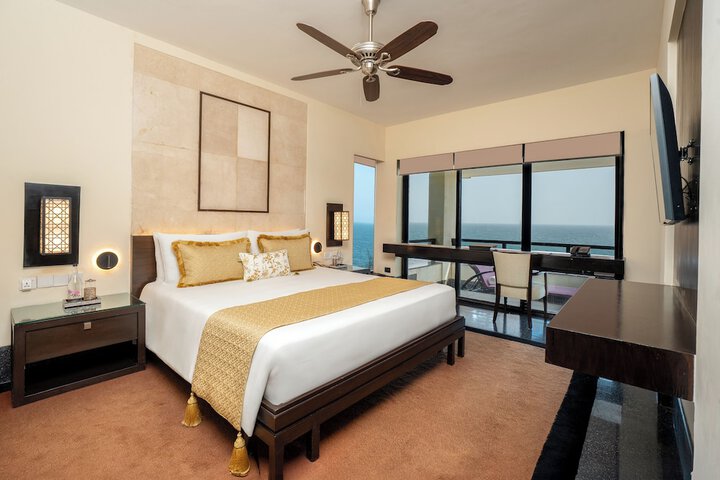 Room 32 of 81