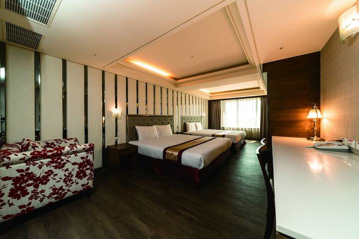 Room 6 of 38