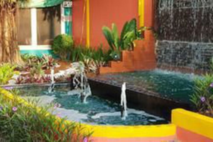 Hotel Exterior 6 of 15