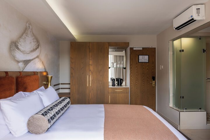 Room 12 of 26