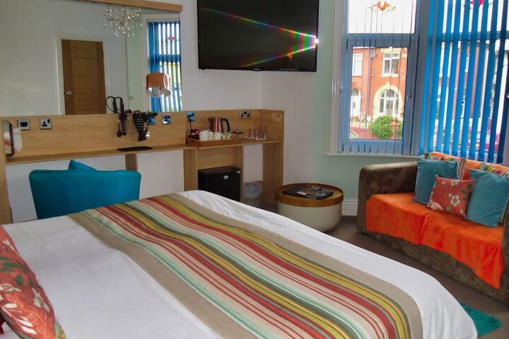 Room 6 of 20