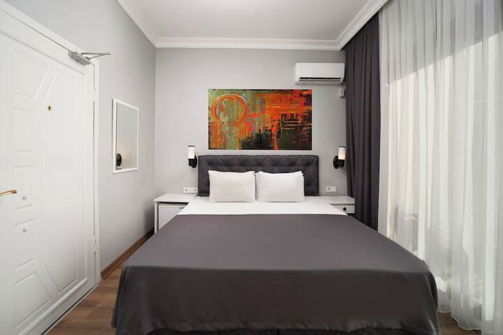 Room 12 of 15