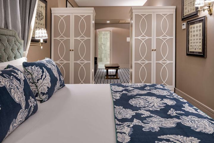 Room 17 of 55