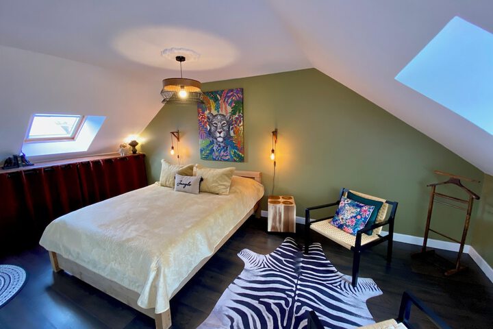 Room 13 of 35