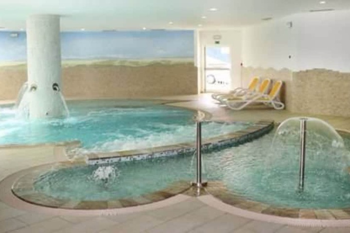 Pool Hotel
