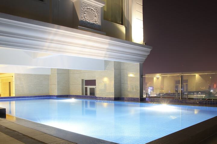 Pool Hotel