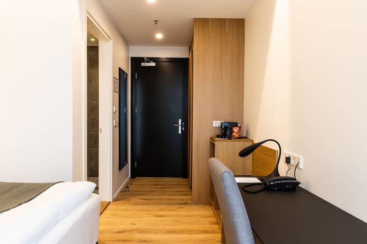 Room 12 of 60