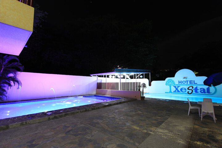 Pool 17 of 27