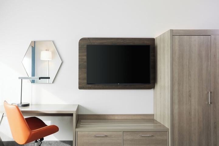Room 4 of 65