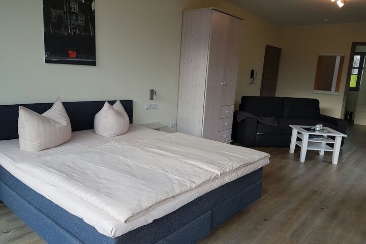 Room 13 of 25