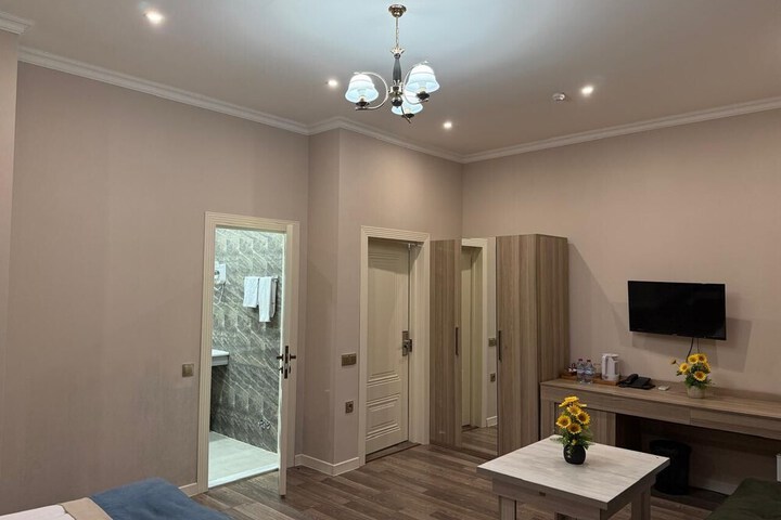Room 9 of 23
