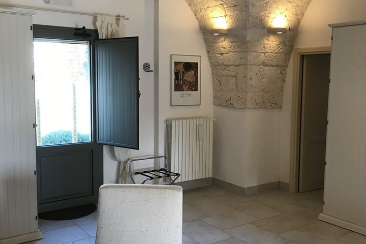 Room 10 of 52