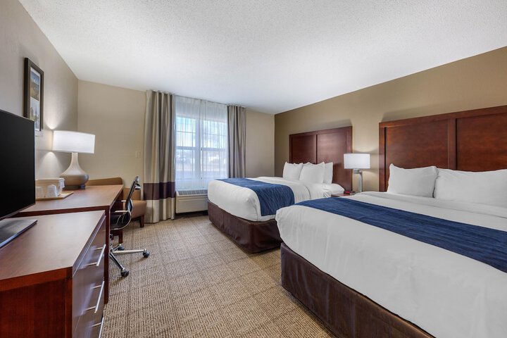 1 Queen Bed Accessible (9 of 19)