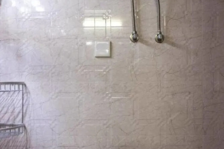 Room 8 of 16