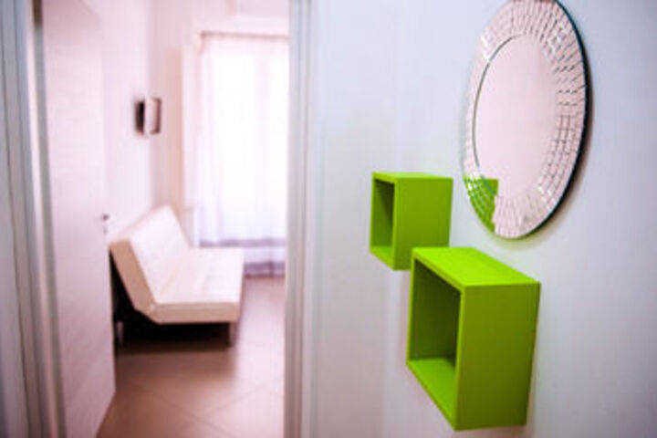 Room 72 of 79