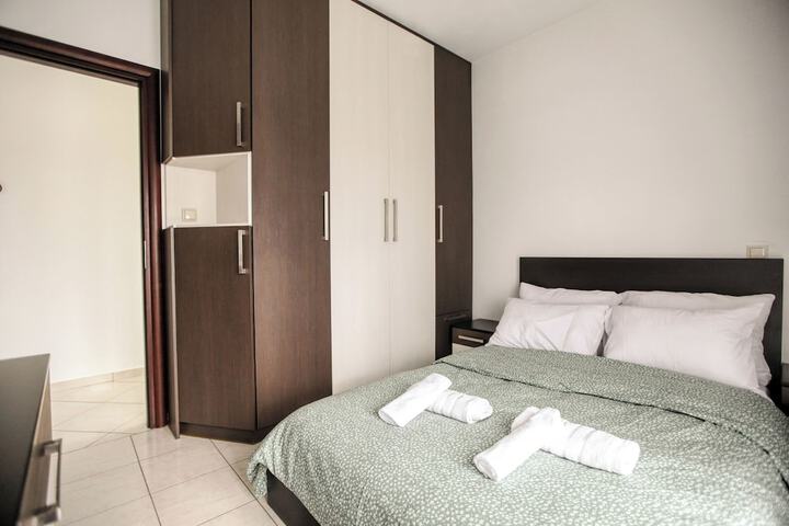 Room 6 of 22