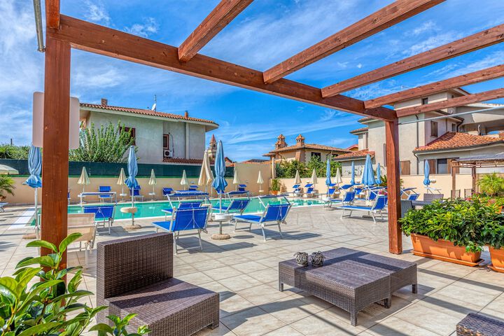 Pool Hotel