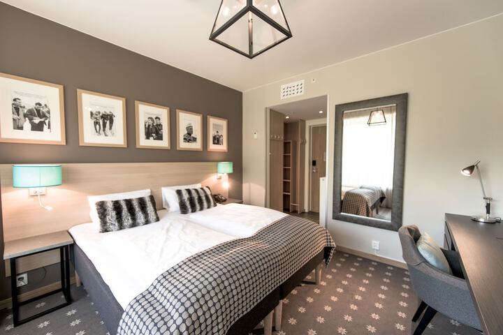 Room 10 of 43