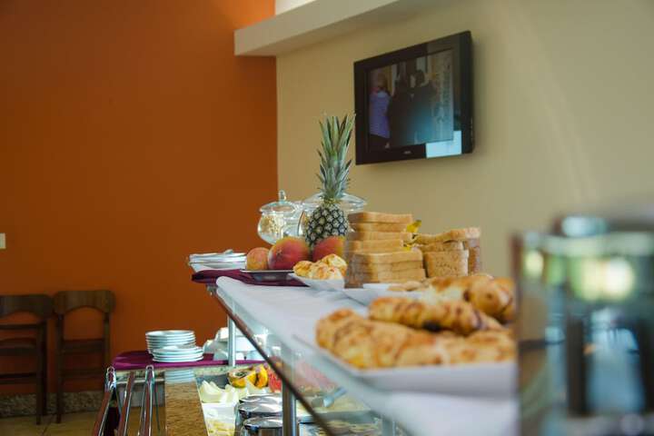 Breakfast/Coffee Service 22 of 36