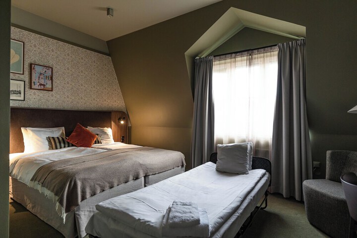Room 54 of 91