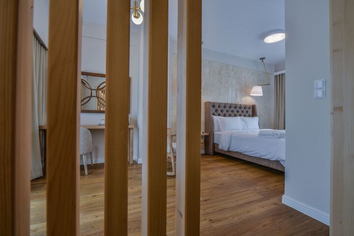 Room 21 of 100