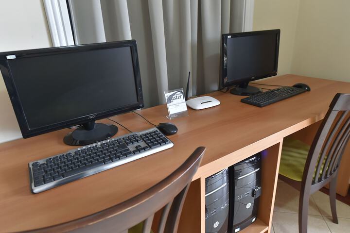 Business Center 85 of 95