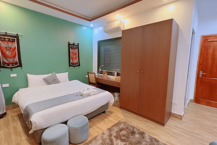 Room 10 of 87