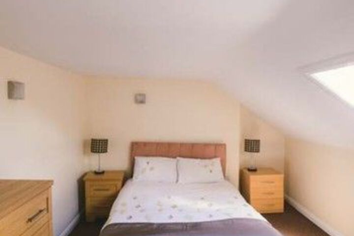 Room 10 of 19