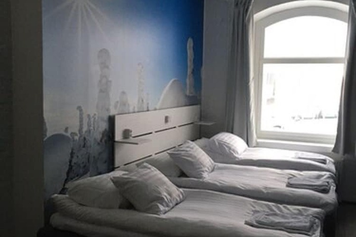 Room 5 of 42