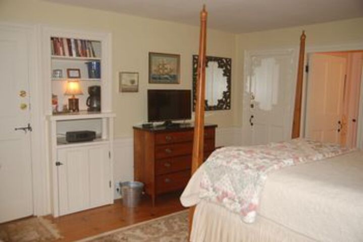 Room 14 of 27
