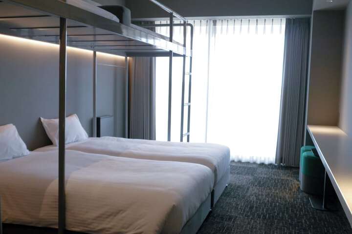 Room 9 of 84