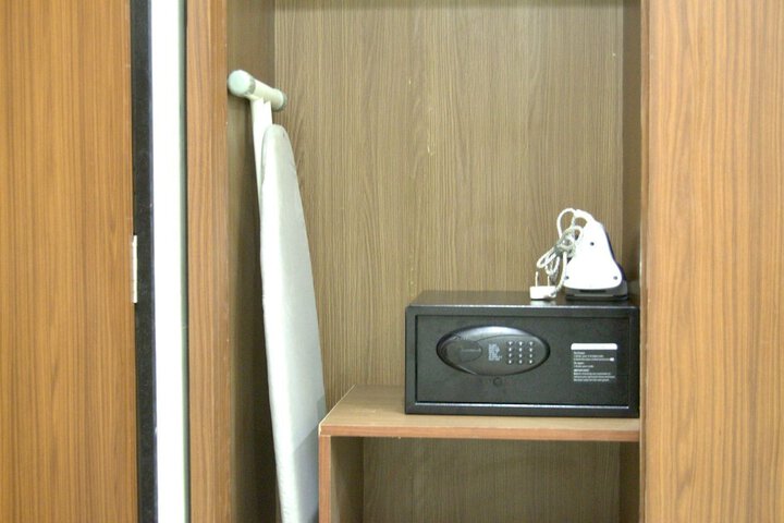 Room 45 of 106