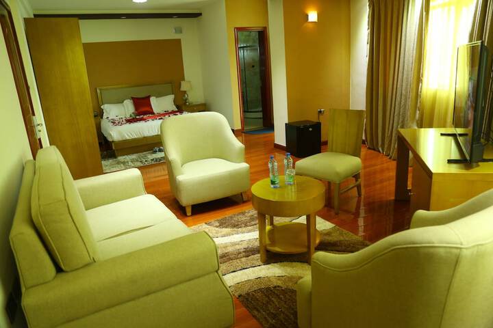 Room 8 of 30