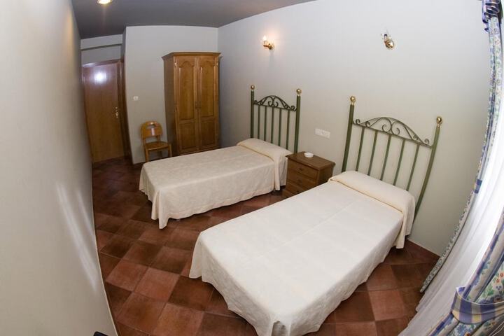 Room 6 of 39